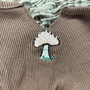 ~GARAGE : Small V Cut , Mushroom Brown Cropped Tank Top